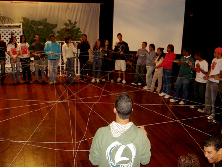 Oficina propõe debate sobre temas de saúde com especialistas e jovens de projetos sociais da Fiocruz