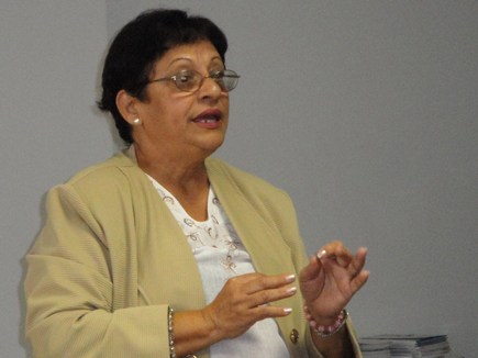 Cientista cubana finaliza projeto de conservação preventiva na Fiocruz