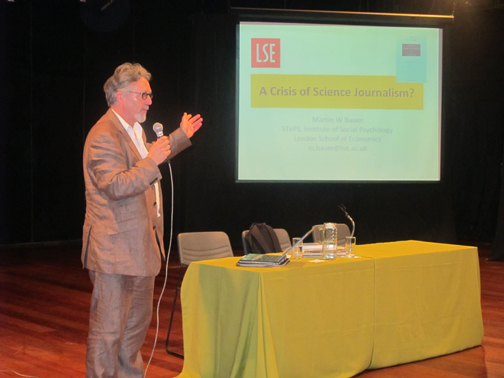 Professor inglês discute crise do jornalismo científico