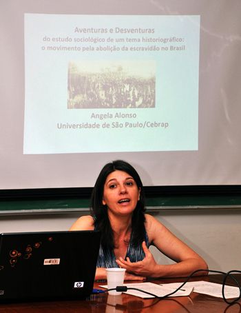 Aventuras e desventuras do estudo sociológico de um tema historiográfico: o movimento pela abolição da escravatura no Brasil