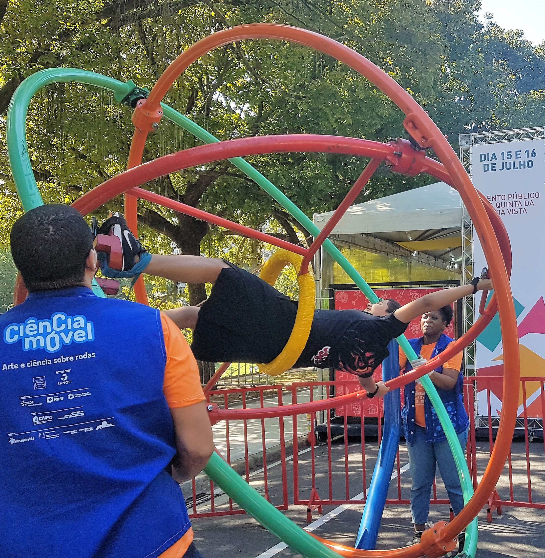 imagem de Museu da Vida Fiocruz leva Ciência Móvel à Estação Primeira de Mangueira